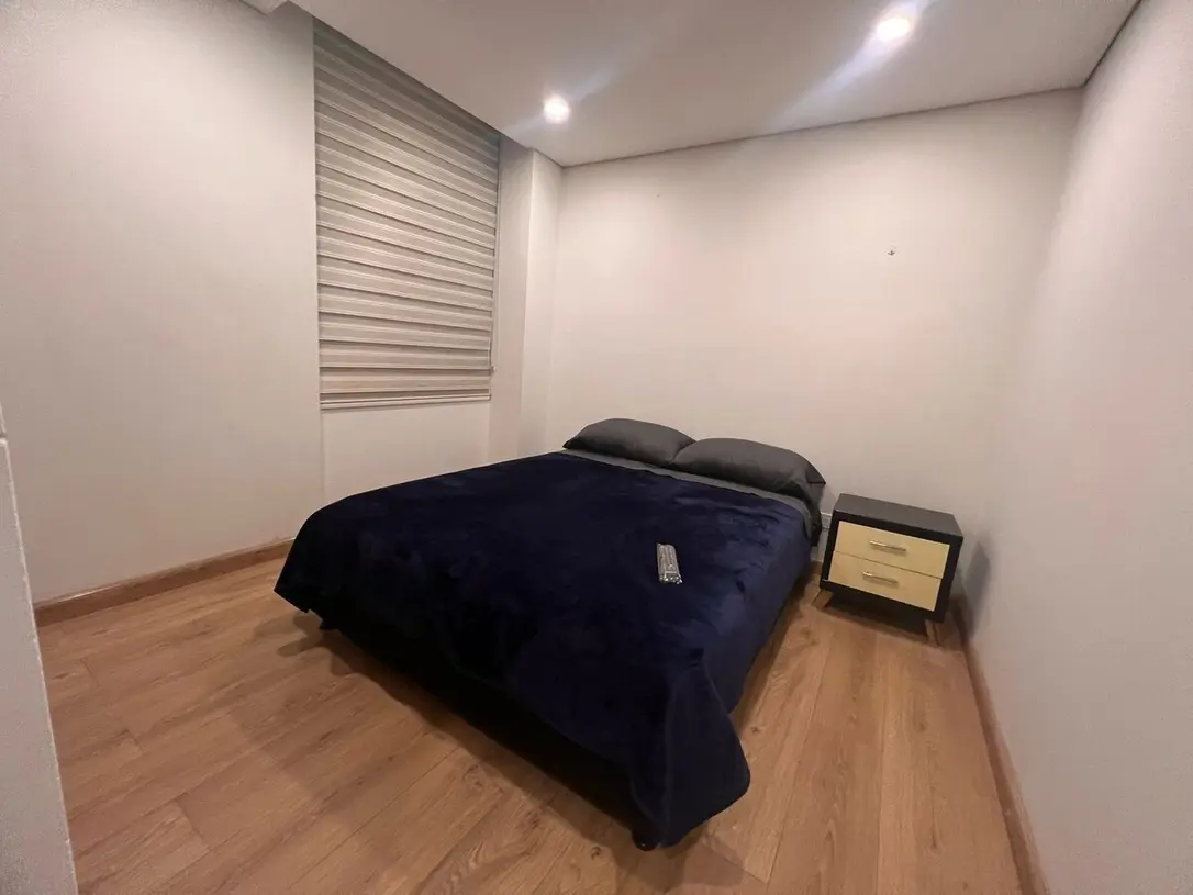 Habitación del duplex con cama doble