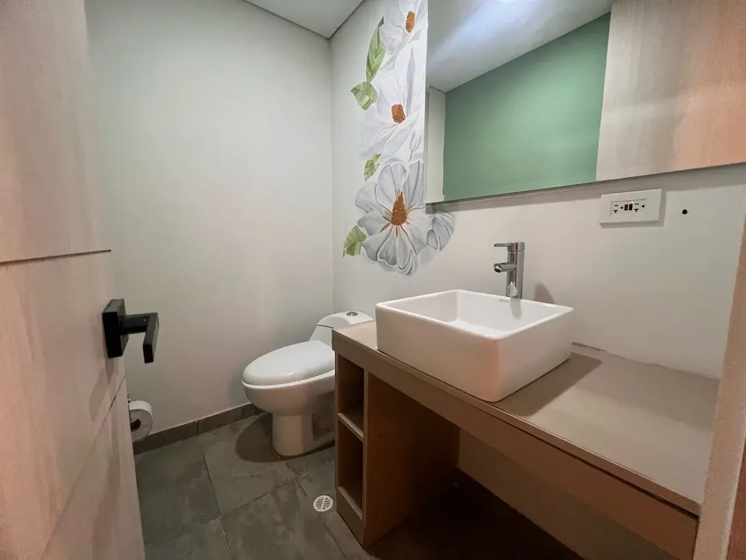 Bano completo del duplex