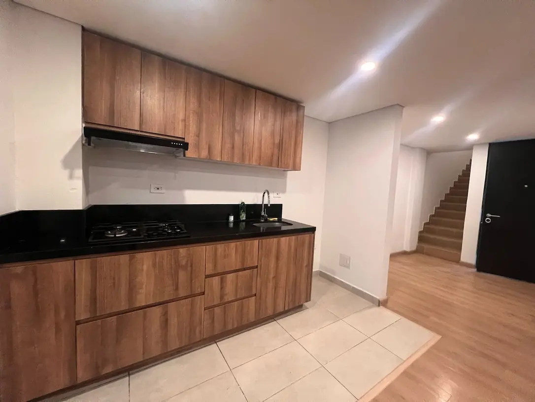 Cocina equipada del duplex